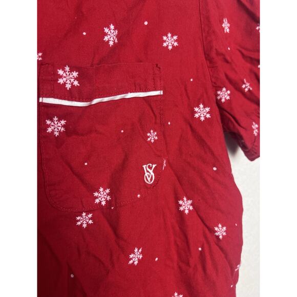 Victoria's Secret Short Sleeve Button Up Top and Shorts Size M Red w/Snowflakes - Picture 3 of 15